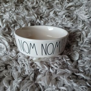 Rae Dun Nom Nom Pet Bowl